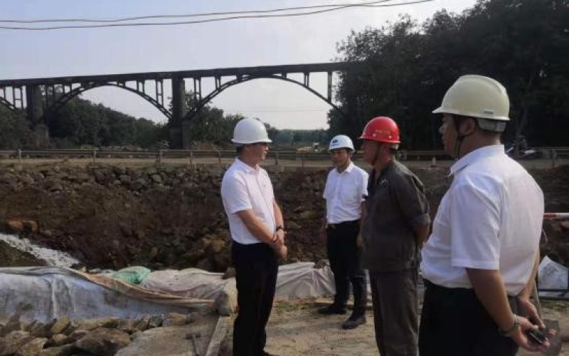 70net永乐高集团党委副书记、总司理赵弈涵赴 工地一线检查清静维稳事情