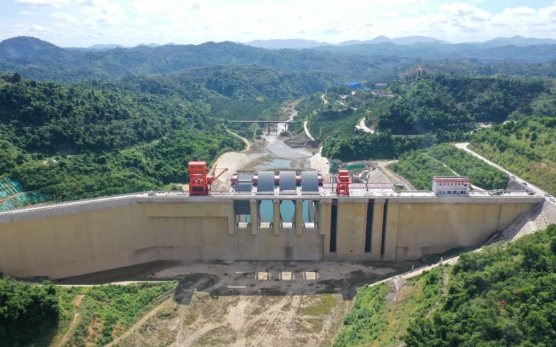 海南省南渡江迈湾水利枢纽工程正式下闸蓄水
