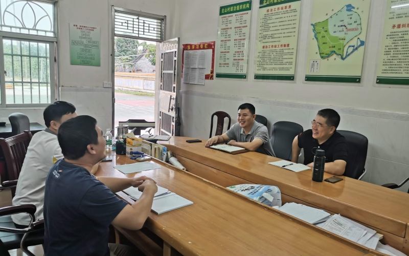 心系一线，，，，，情暖下层 --70net永乐高集团党委书记、董事长王东阳走访慰问北山村墟落振兴事情队队长
