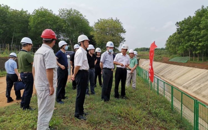 水利部监视司王松春司长一行到红岭灌区工程现场检查指导事情