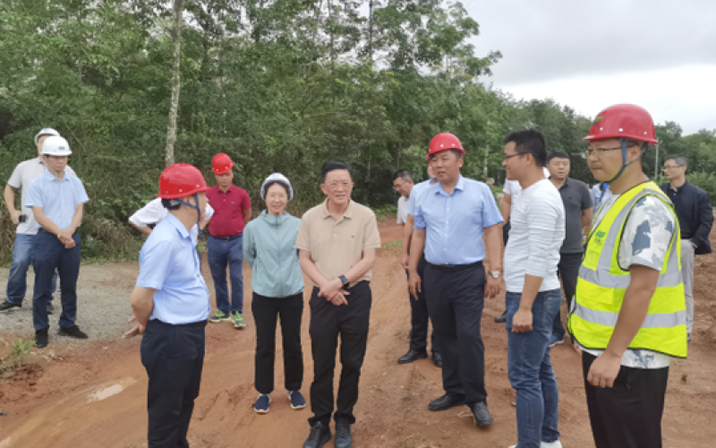 省国资委赴迈湾、天角潭水利枢纽工程调研指导垦区移民安顿点建设事情